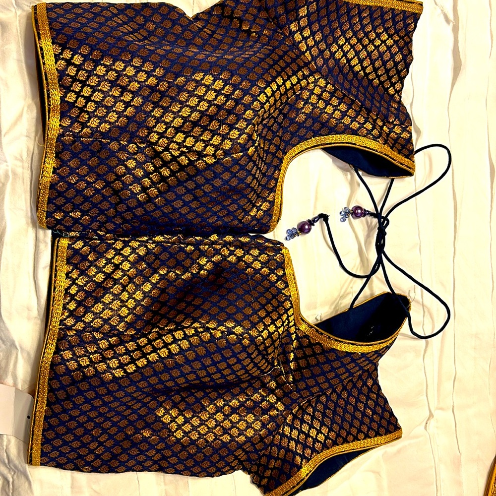 Indian silk saree blouse, NEW, with lining and cups added. Ready to wear.